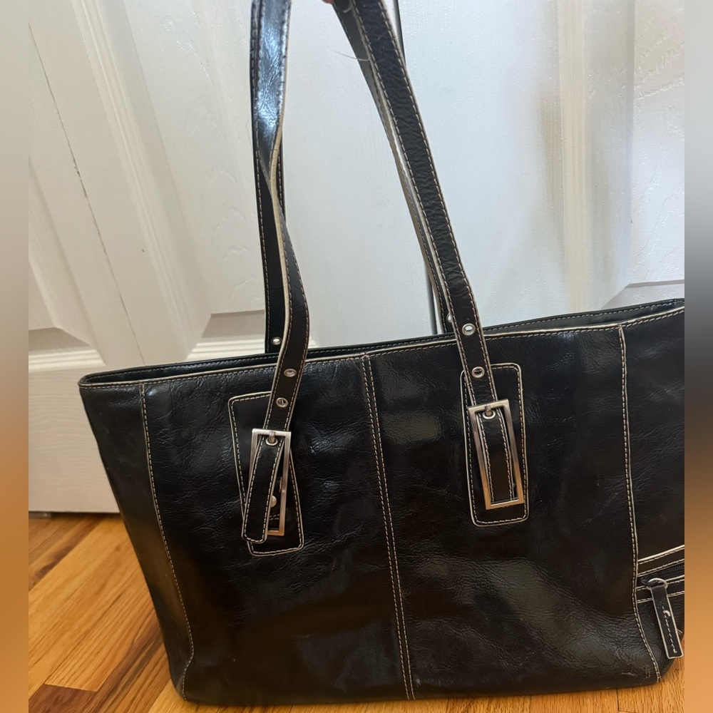 Kenneth Cole leather purse